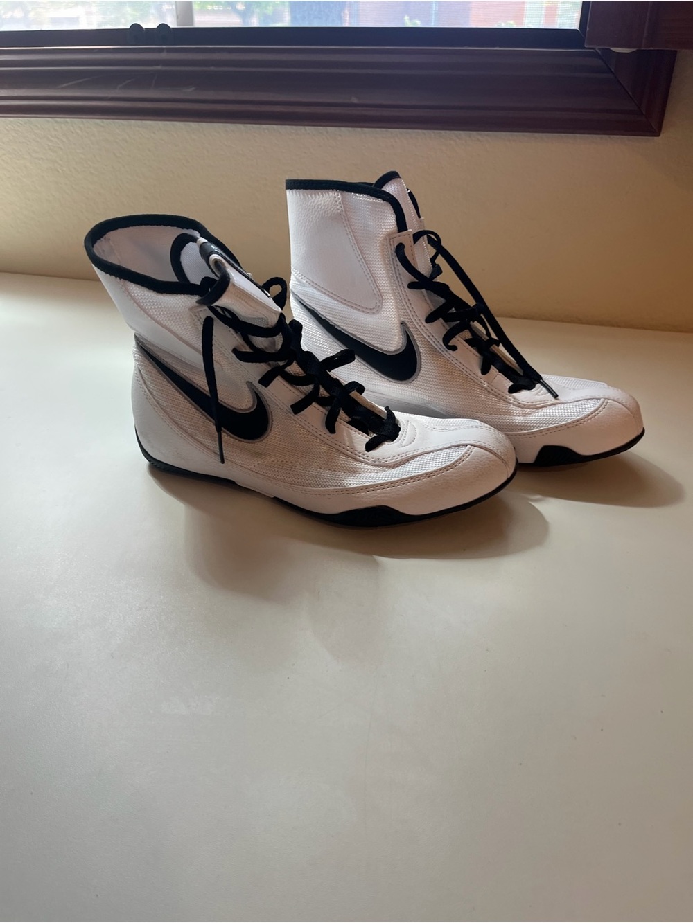 Nike White and Black High-Top Boxing Boots
